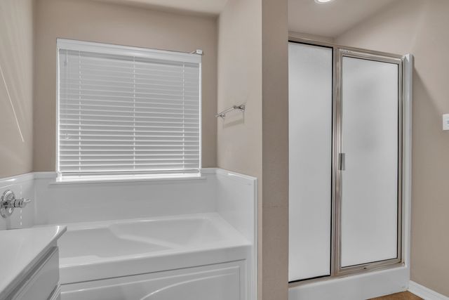 5 Oak Run, White Oak, TX 75693