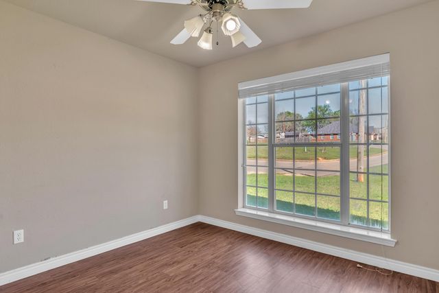 5 Oak Run, White Oak, TX 75693