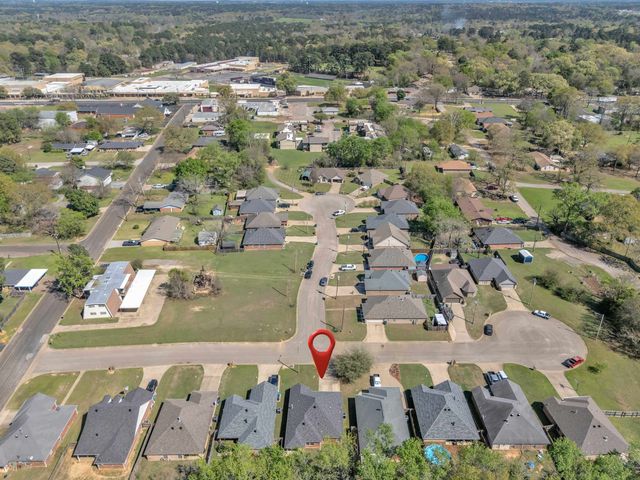 5 Oak Run, White Oak, TX 75693