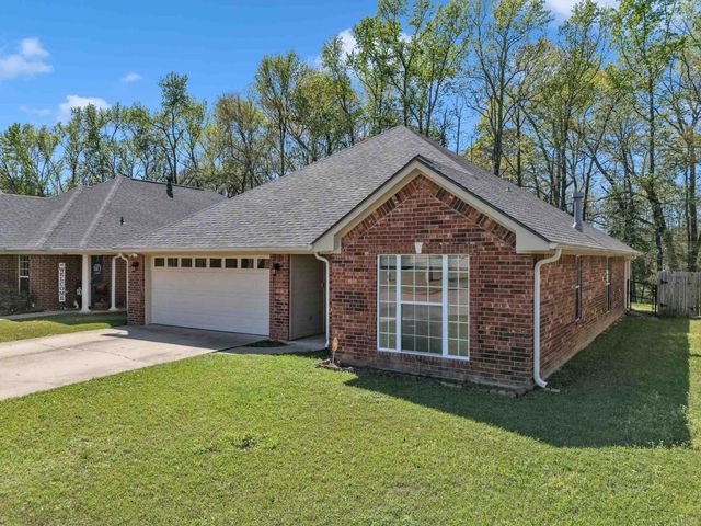 5 Oak Run, White Oak, TX 75693