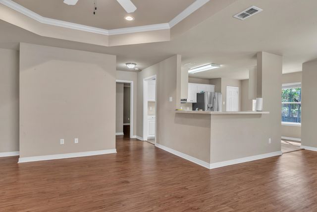 5 Oak Run, White Oak, TX 75693