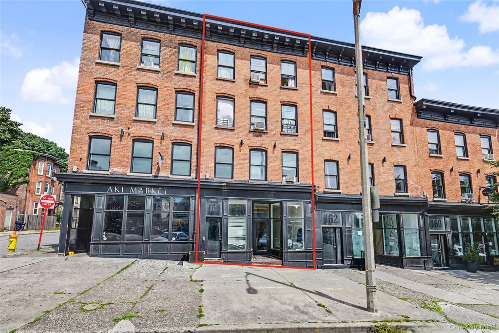 164 Broadway, Newburgh, NY 12550 — exterior