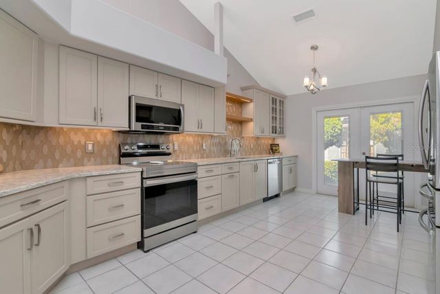 889 CRESTRIDGE CIRCLE, Tarpon Springs, FL 34688