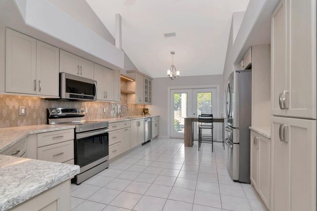 889 CRESTRIDGE CIRCLE, Tarpon Springs, FL 34688