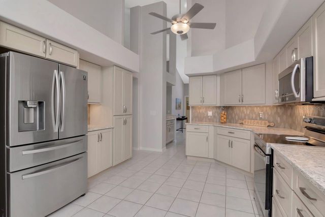 889 CRESTRIDGE CIRCLE, Tarpon Springs, FL 34688