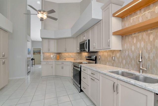 889 CRESTRIDGE CIRCLE, Tarpon Springs, FL 34688