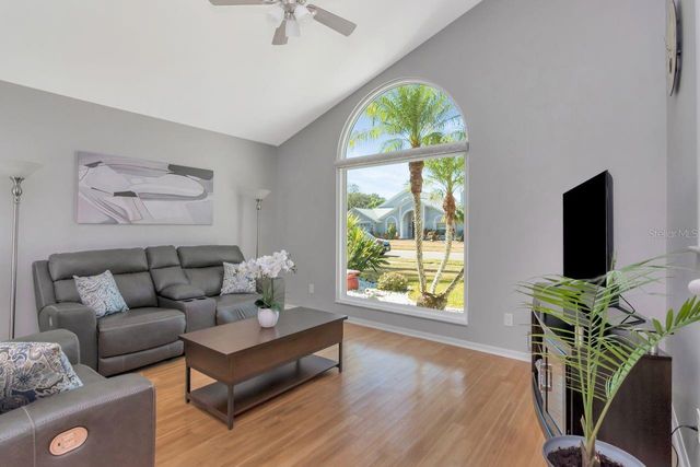 889 CRESTRIDGE CIRCLE, Tarpon Springs, FL 34688