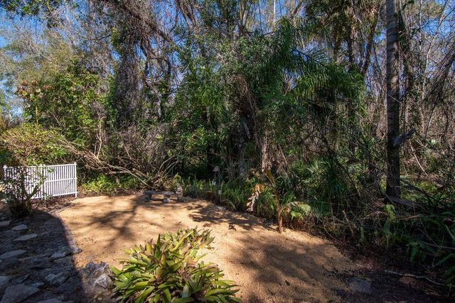 889 CRESTRIDGE CIRCLE, Tarpon Springs, FL 34688