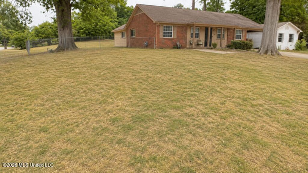 2117 Brookhaven Drive, Southaven, MS 38671 — photo 2