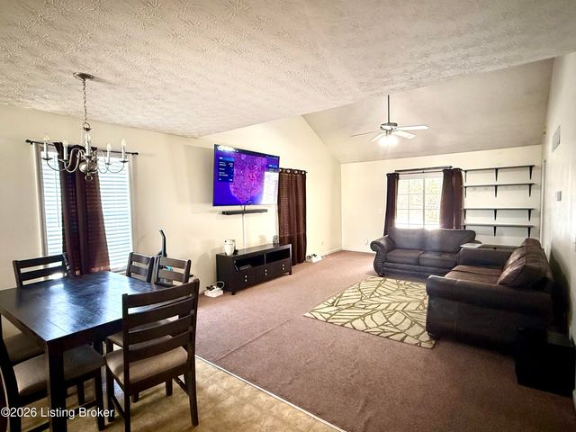 101 Turnberry Dr, Frankfort, KY 40601