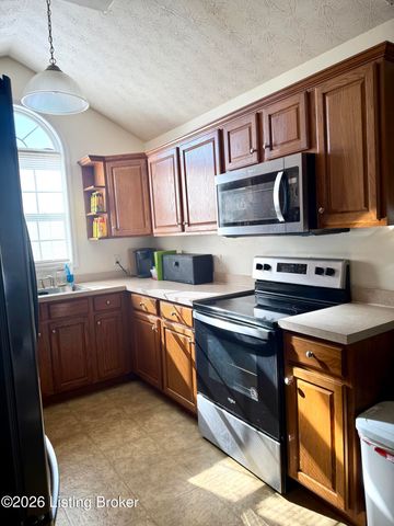 101 Turnberry Dr, Frankfort, KY 40601