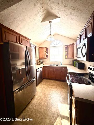 101 Turnberry Dr, Frankfort, KY 40601