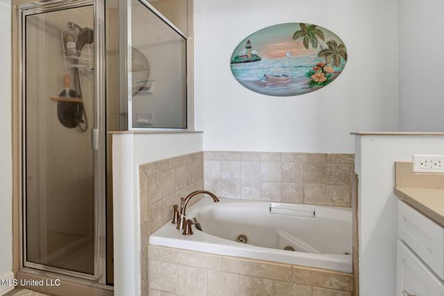 1200 Beach Drive, 1203, Gulfport, MS 39507
