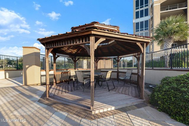 1200 Beach Drive, 1203, Gulfport, MS 39507