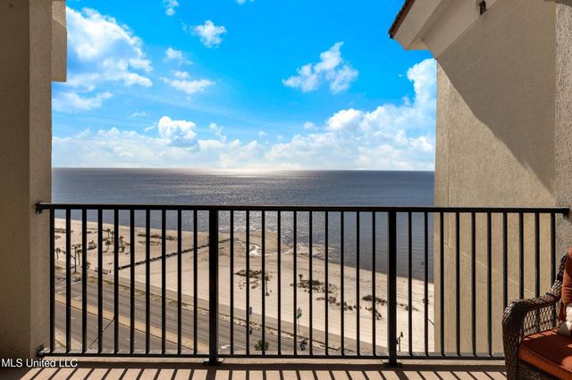 1200 Beach Drive, 1203, Gulfport, MS 39507