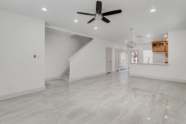 3155 N Glen Garden Drive N 3155, Fort Worth, TX 76119