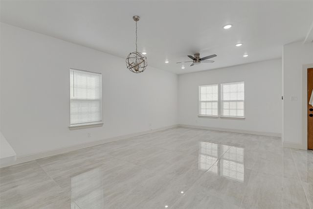 3155 N Glen Garden Drive N 3155, Fort Worth, TX 76119