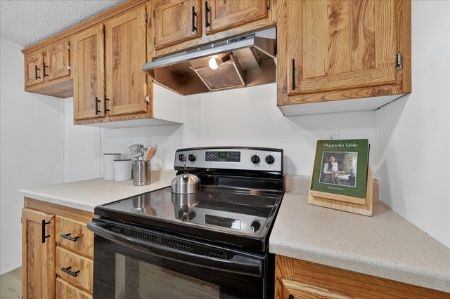 143 White Oak Street, Alvarado, TX 76009