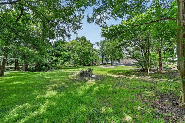 143 White Oak Street, Alvarado, TX 76009