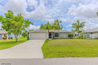 216 SE 27th TER, Cape Coral, FL 33904