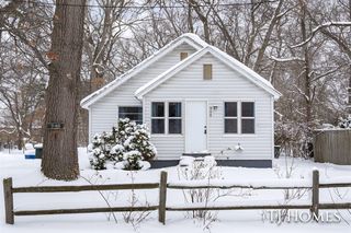 948 Becker Road, Muskegon, MI 49445