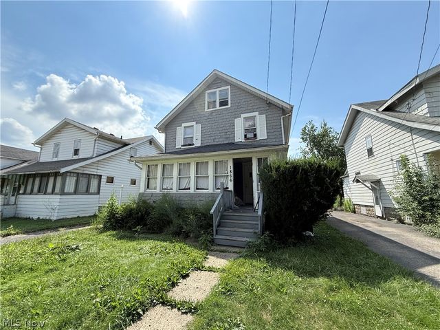 1866 16th Street SW, Akron, OH 44314