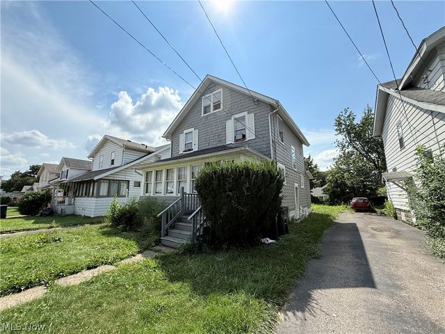 1866 16th Street SW, Akron, OH 44314