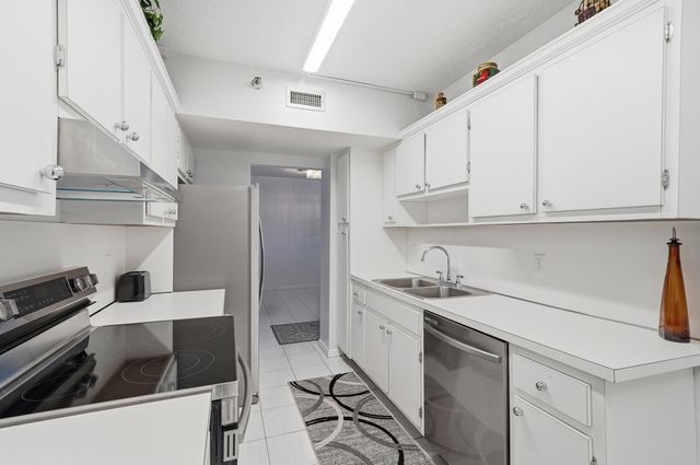 3850 Washington Street 1003, Hollywood, FL 33021