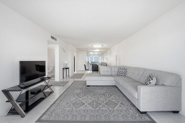 3850 Washington Street 1003, Hollywood, FL 33021