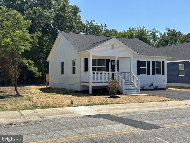 921 JACKSON ST, Colonial Beach, VA 22443