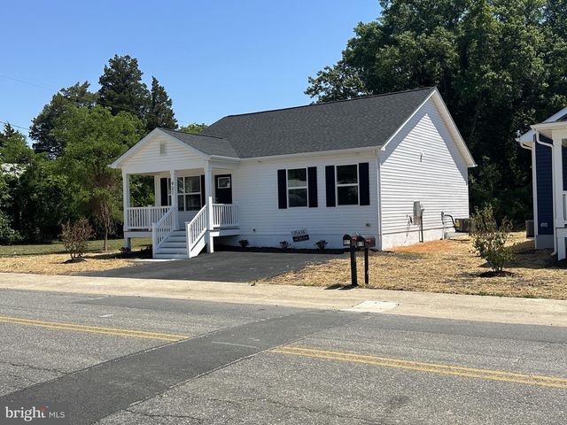 921 JACKSON ST, Colonial Beach, VA 22443