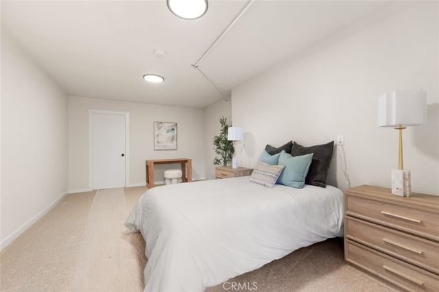 7426 Mulholland Drive, Los Angeles, CA 90046