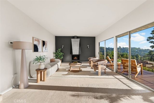 7426 Mulholland Drive, Los Angeles, CA 90046