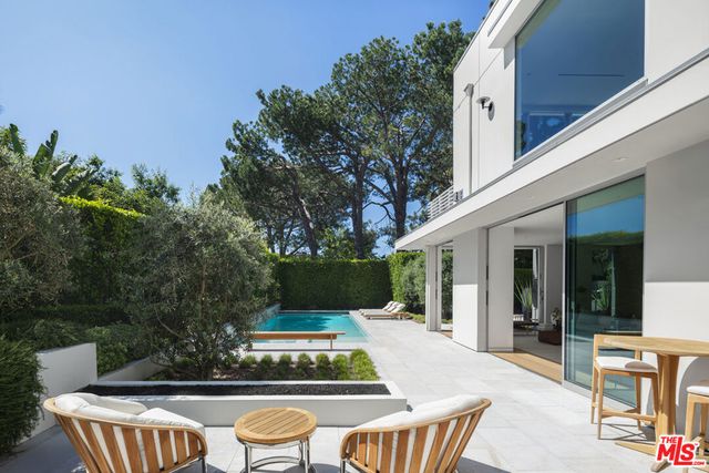 9011 Alto Cedro Drive, Beverly Hills, CA 90210