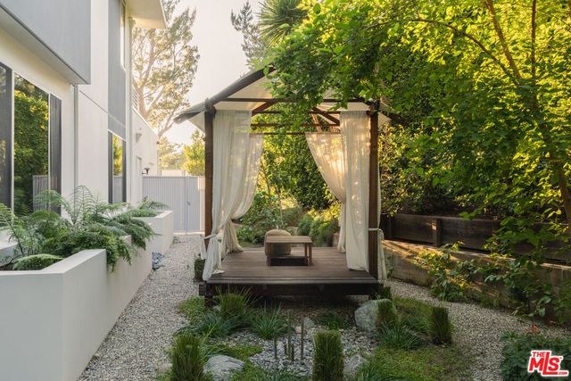 9011 Alto Cedro Drive, Beverly Hills, CA 90210