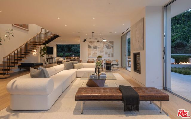 9011 Alto Cedro Drive, Beverly Hills, CA 90210