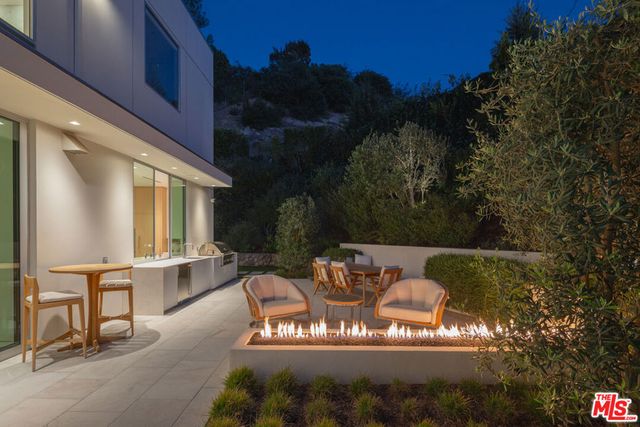 9011 Alto Cedro Drive, Beverly Hills, CA 90210