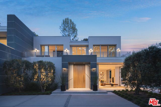 9011 Alto Cedro Drive, Beverly Hills, CA 90210