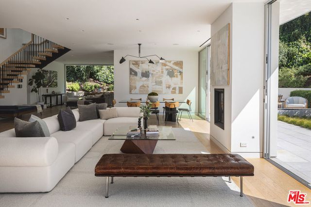 9011 Alto Cedro Drive, Beverly Hills, CA 90210