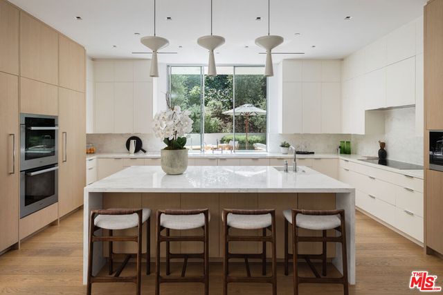 9011 Alto Cedro Drive, Beverly Hills, CA 90210