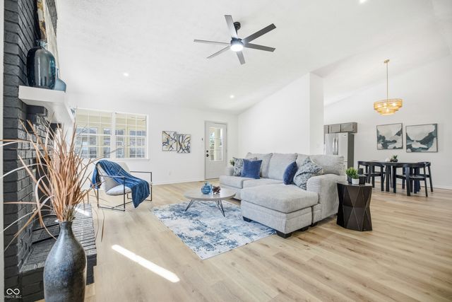 241 Deborah Lane, Whiteland, IN 46184