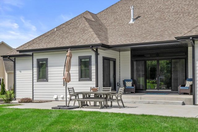 N57W19691 Holly COURT, Menomonee Falls, WI 53051