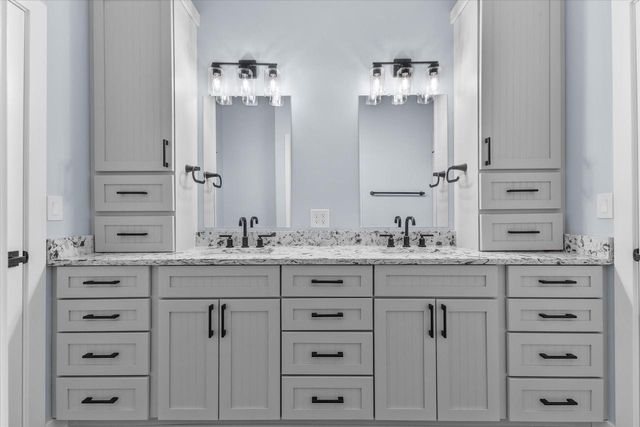 N57W19691 Holly COURT, Menomonee Falls, WI 53051
