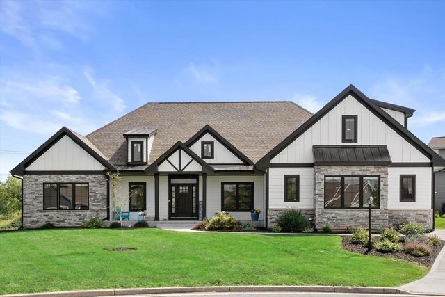 N57W19691 Holly COURT, Menomonee Falls, WI 53051
