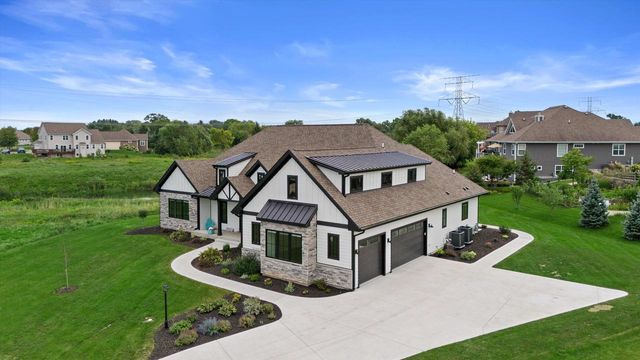N57W19691 Holly COURT, Menomonee Falls, WI 53051