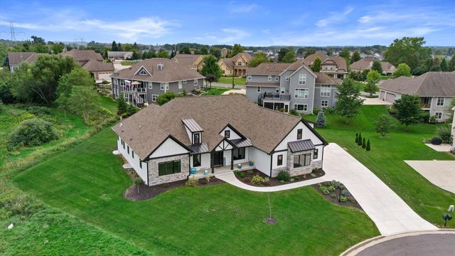 N57W19691 Holly COURT, Menomonee Falls, WI 53051