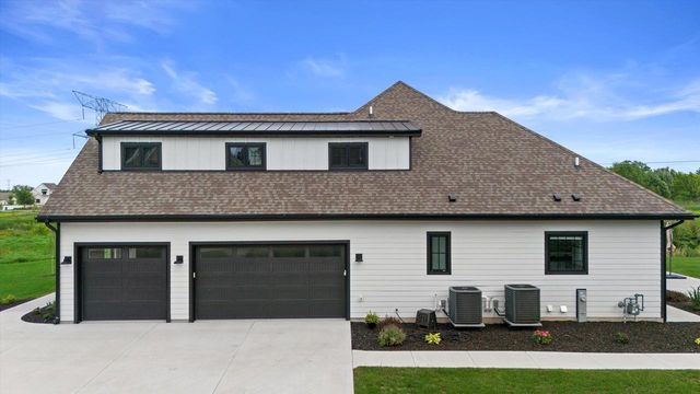 N57W19691 Holly COURT, Menomonee Falls, WI 53051