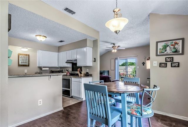 400 Fall Circle A-D, College Station, TX 77840