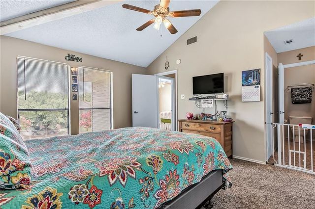 400 Fall Circle A-D, College Station, TX 77840