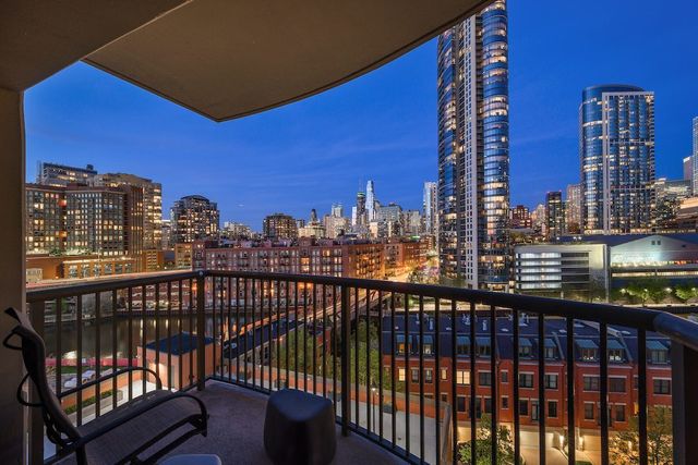 501 N Clinton Street 903, Chicago, IL 60654